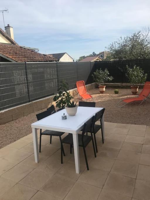 L'Imprevu Est Une Maison Individuelle. Sennecey-le-Grand Esterno foto