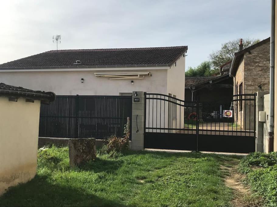 L'Imprevu Est Une Maison Individuelle. Sennecey-le-Grand Esterno foto